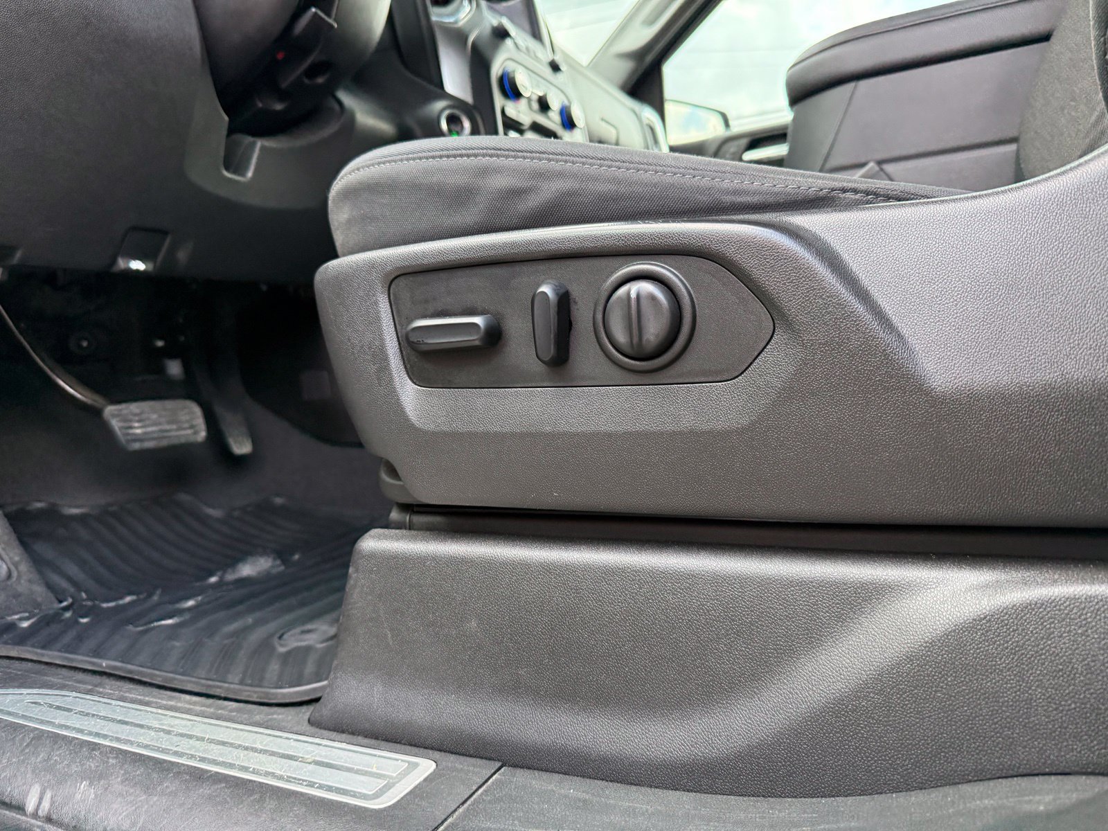 Used 2019 Chevrolet Silverado 1500 RST w/ All-Star Edition AWD/4WD image 16