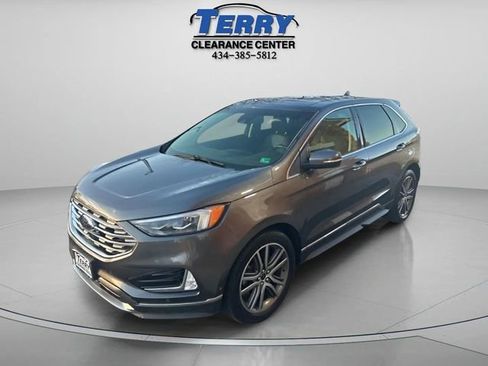 Used 2019 Ford Edge Titanium w/ Equipment Group 301A image 3