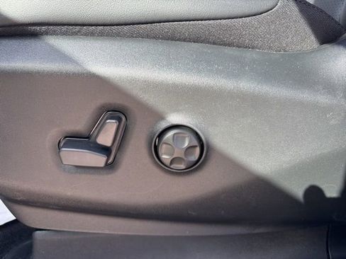 New 2026 Chrysler Pacifica Select FWD image 12