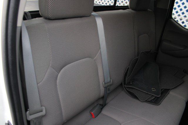 Used 2015 Nissan Frontier SV RWD image 16