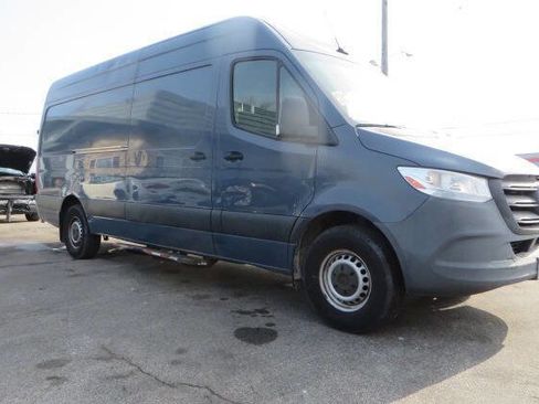 Used 2021 Mercedes-Benz Sprinter 2500 image 1