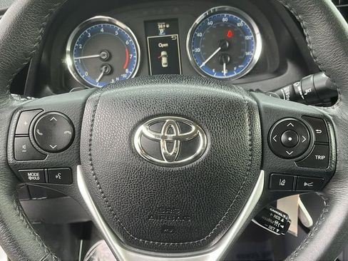 Used 2017 Toyota Corolla SE image 11