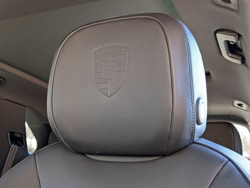 Certified 2025 Porsche Cayenne Coupe AWD/4WD image 16