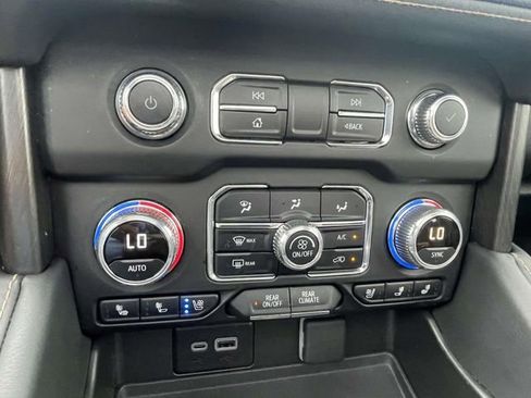 Certified 2024 GMC Yukon AT4 w/ AT4 Premium Package AWD/4WD image 21