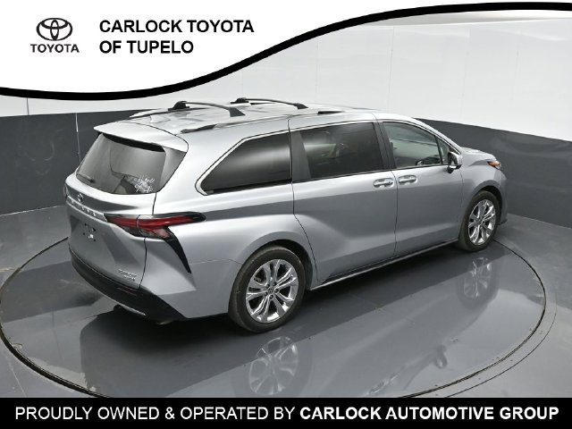 Used 2023 Toyota Sienna Platinum FWD image 48