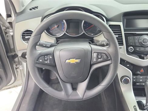 Used 2015 Chevrolet Cruze LT image 30