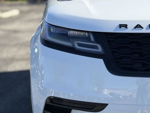Used 2022 Land Rover Range Rover Velar R-Dynamic S image 7