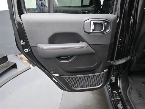 New 2025 Jeep Gladiator Rubicon image 18