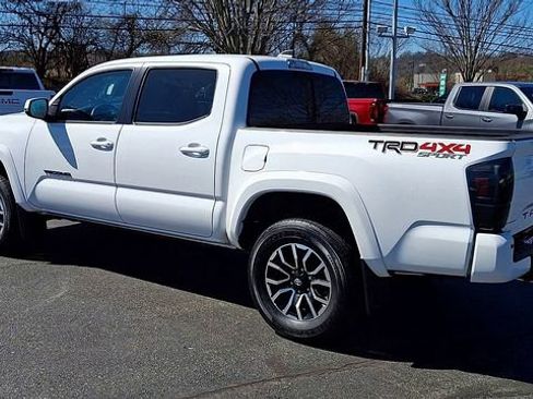 Used 2023 Toyota Tacoma TRD Sport w/ Technology Package image 6