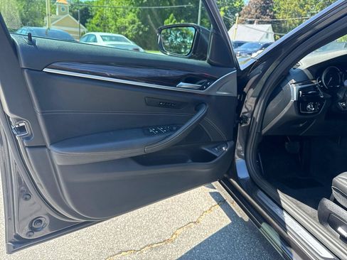 Used 2019 BMW 530i xDrive w/ Convenience Package AWD/4WD image 17