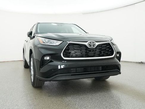 New 2026 Toyota Highlander Limited image 54