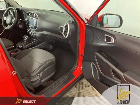 Used 2021 Kia Soul S FWD image 17