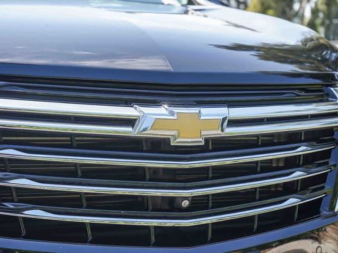 Used 2023 Chevrolet Equinox Premier FWD image 10