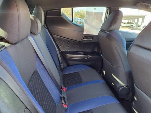 Used 2021 Toyota C-HR XLE image 22