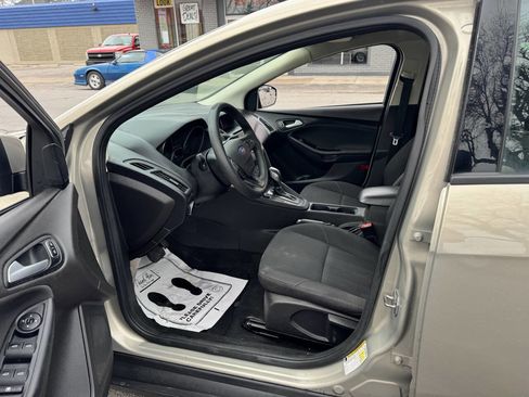 Used 2016 Ford Focus SE image 8