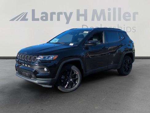 New 2026 Jeep Compass Latitude image 1