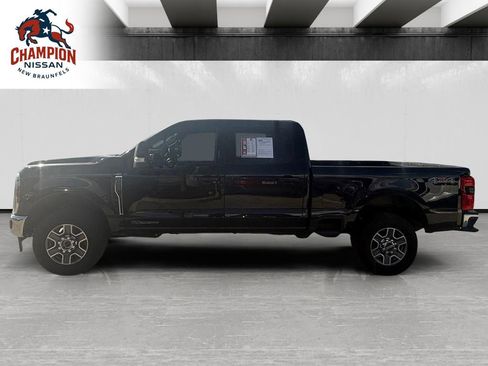 Used 2024 Ford F250 Lariat AWD/4WD image 2