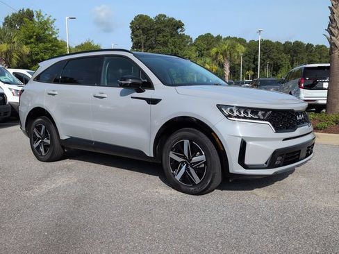 Used 2023 Kia Sorento EX w/ Panoramic Sunroof Package FWD image 2