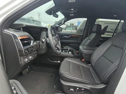 Used 2026 GMC Yukon Denali w/ Denali Reserve Package AWD/4WD image 5