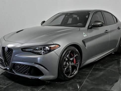Used 2019 Alfa Romeo Giulia Quadrifoglio RWD image 5