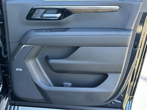 New 2026 Chevrolet Suburban High Country AWD/4WD image 19