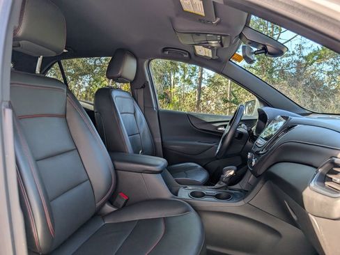 Used 2022 Chevrolet Equinox RS w/ RS Leather Package image 17