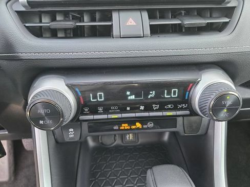 Certified 2024 Toyota RAV4 LE AWD/4WD image 17