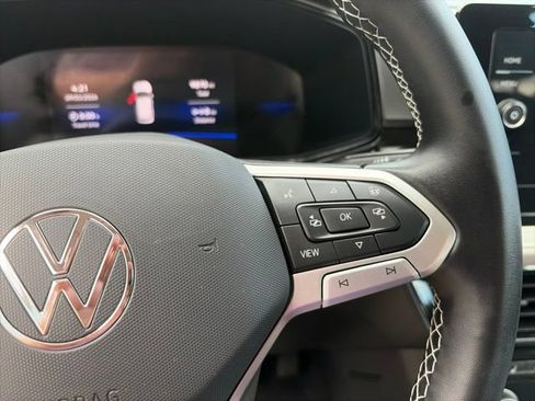Certified 2025 Volkswagen Taos S AWD/4WD image 23