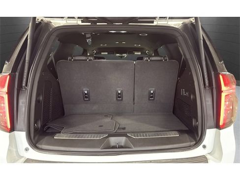 Used 2024 Chevrolet Tahoe Premier w/ Advanced Technology Package image 32