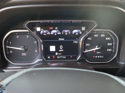 Used 2021 GMC Sierra 2500 Denali w/ Denali Black Diamond Edition AWD/4WD image 18
