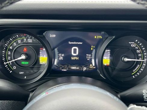 Used 2025 Jeep Wrangler Unlimited Sahara w/ Safety Group image 19