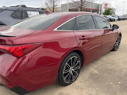 Used 2019 Toyota Avalon Touring image 8