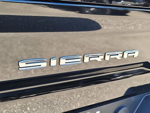 Used 2025 GMC Sierra 2500 SLT w/ SLT Premium Package image 33