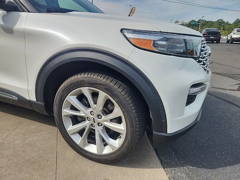 Used 2022 Ford Explorer Platinum w/ Technology Package image 6