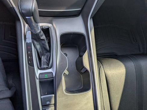Used 2018 Honda Accord EX image 20