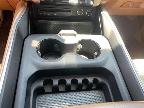 Used 2019 RAM 1500 Laramie AWD/4WD image 38