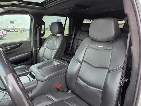 Used 2020 Cadillac Escalade Platinum AWD/4WD image 21