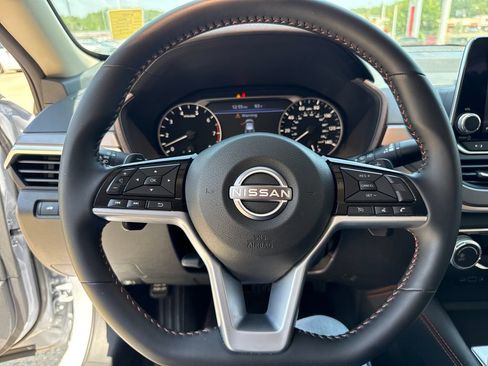 Used 2025 Nissan Altima 2.5 SR FWD image 20
