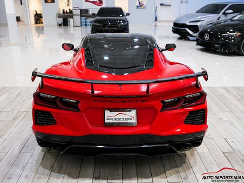 Used 2021 Chevrolet Corvette Stingray Coupe w/ Z51 Performance Package RWD image 18