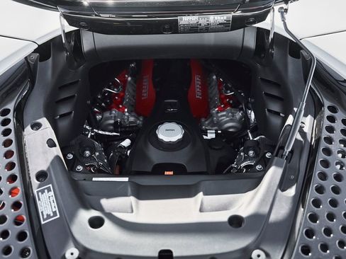 Used 2025 Ferrari SF90 Spider image 25