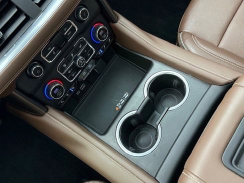 Certified 2024 Chevrolet Suburban High Country image 28