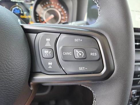 Used 2025 Jeep Wrangler Unlimited Sport AWD/4WD image 19