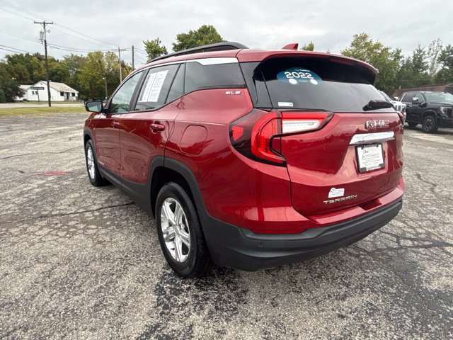 Certified 2022 GMC Terrain SLE w/ Driver Convenience Package FWD image 3