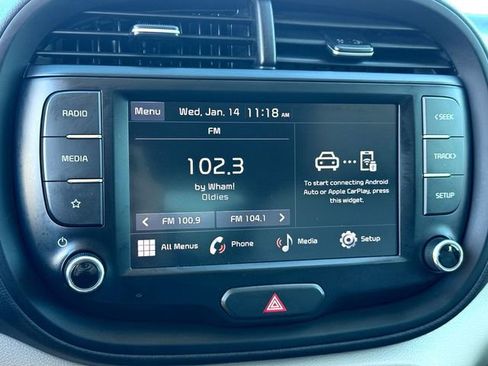 Used 2022 Kia Soul LX image 20