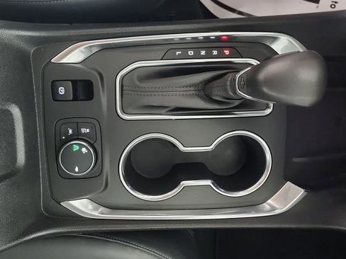 Used 2021 Chevrolet Traverse Premier FWD image 25