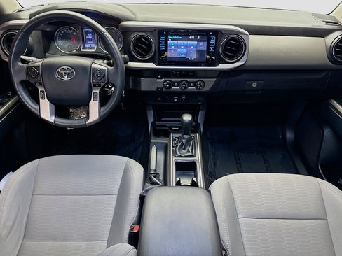 Used 2018 Toyota Tacoma SR5 RWD image 14