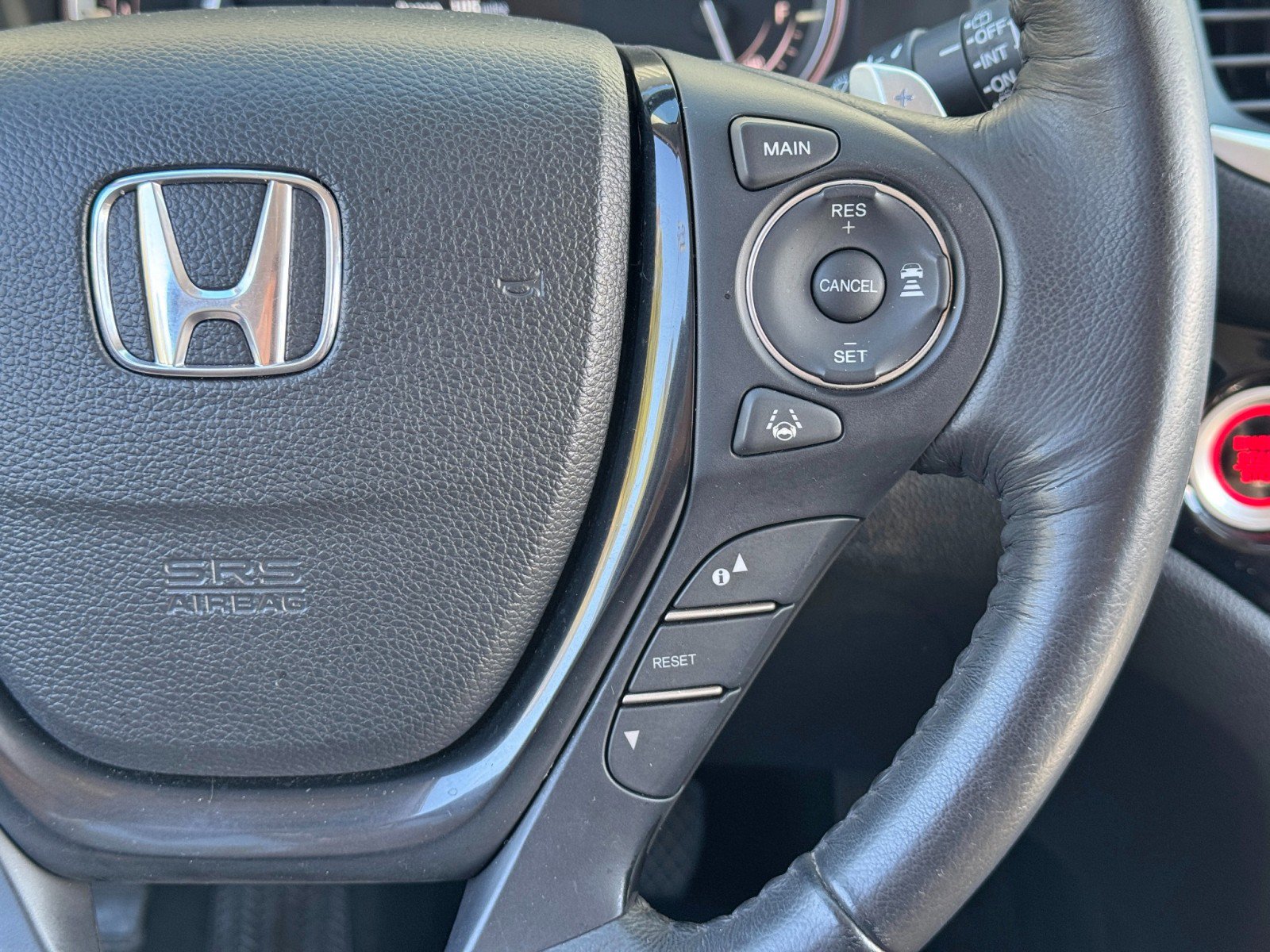 Used 2017 Honda Pilot Touring image 21