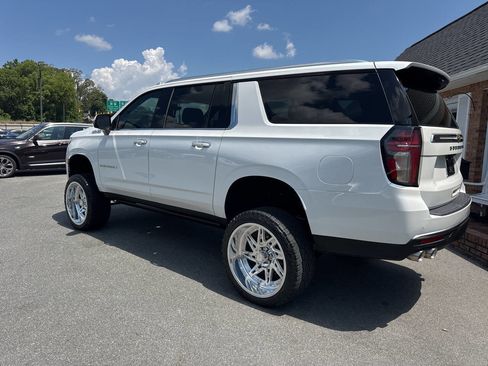 Used 2021 Chevrolet Suburban High Country image 19