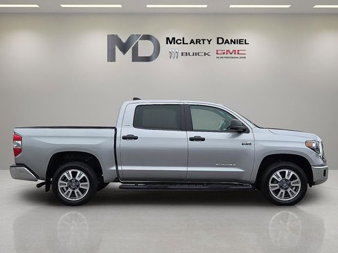 Used 2020 Toyota Tundra SR5 w/ SR5 Upgrade Package AWD/4WD image 6