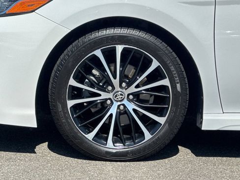 Used 2020 Toyota Camry SE FWD image 27